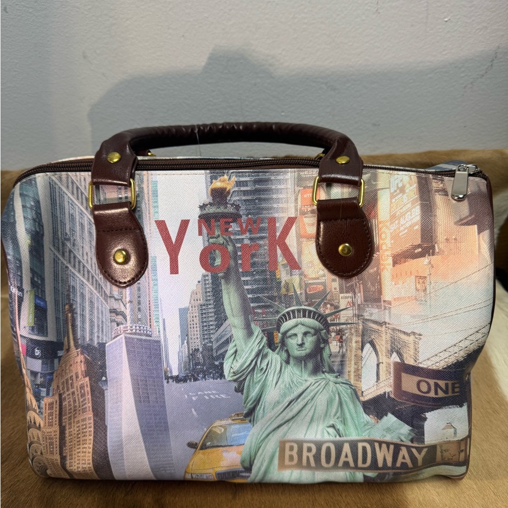 Super Cute Stylish Lisa NY Bag New - Picture 9 of 10